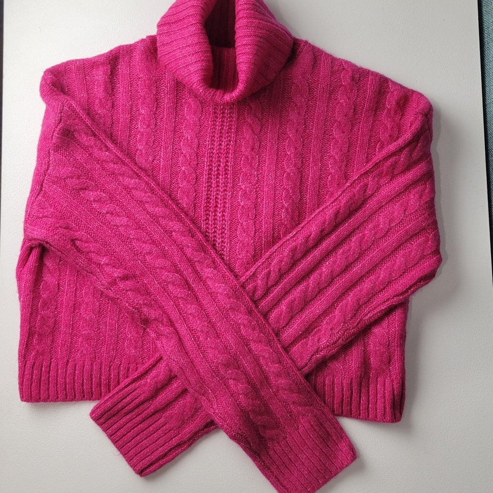 LOVE TREE WOMEN'S LONG SLEEE CROPPED TURTLE NECK FUSHIA PINK SWEATER SIZE MEDIUM